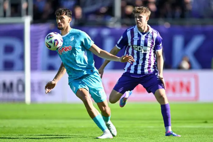 Frederik Christensen (VfL Osnabrück) im Zweikampf.