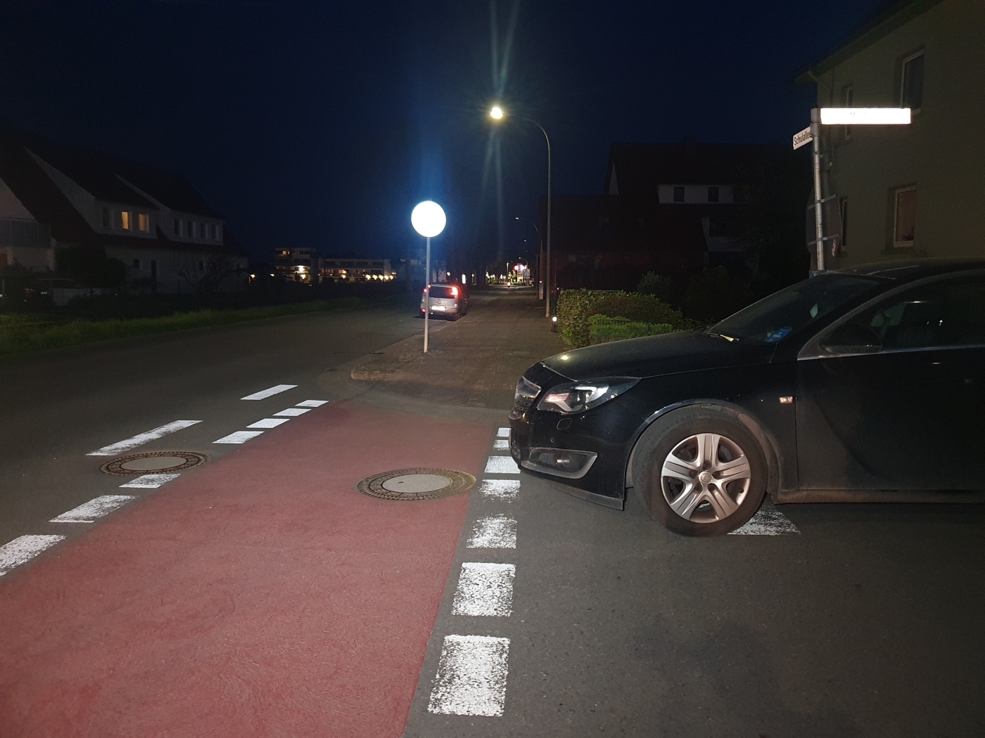 Unfall endet glimpflich: PKW kollidiert mit Kleinkind auf Fahrrad in Bad Essen