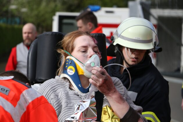 Großübung von Rettungsdienst und Feuerwehr: Viele Verletzte nach Verpuffung in Schule