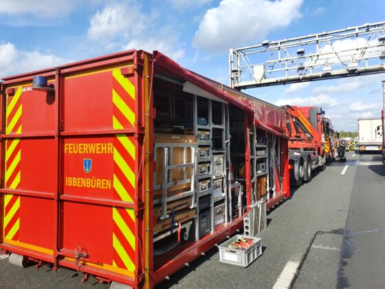 Schwer und lebensgefährlich Verletzte nach Unfall mit mehreren LKW auf Autobahn A30 bei Ibbenbüren