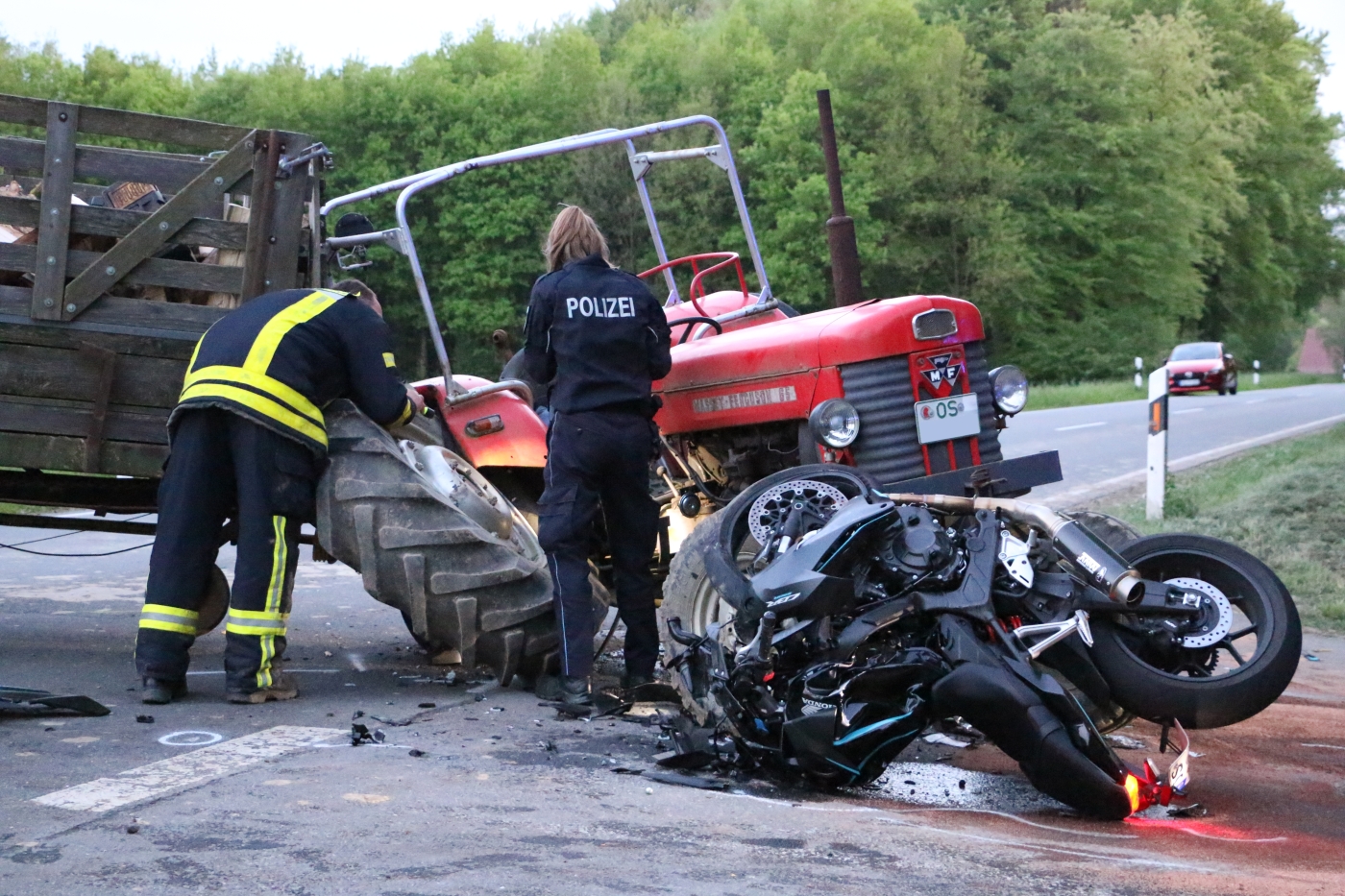 Junger Motorradfahrer stirbt nach Kollision mit Traktor in Melle