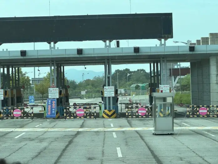 Grenzübergang in der DMZ zwischen Südkorea und Nordkorea