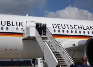 Westfälischer Friedenspreis: Macron und Steinmeier am FMO gelandet Macron und Steinmeier am FMO