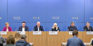 Senatsmitglieder bei