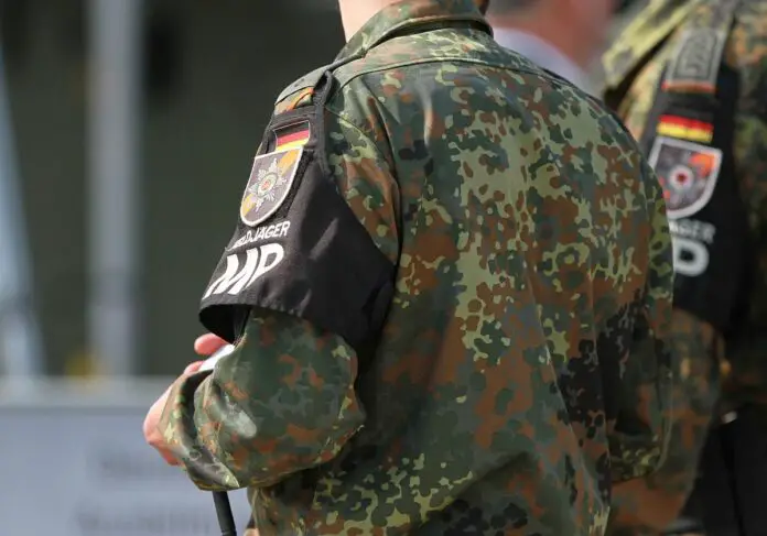 dts_image_39330_hijohkbanh_315_1200_840.jpg Feldjäger (Archiv)