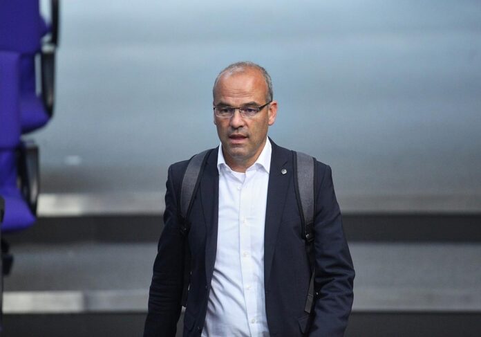 dts_image_42350_noaqrmrctr_315_1200_840.jpg Rainer Rothfuß