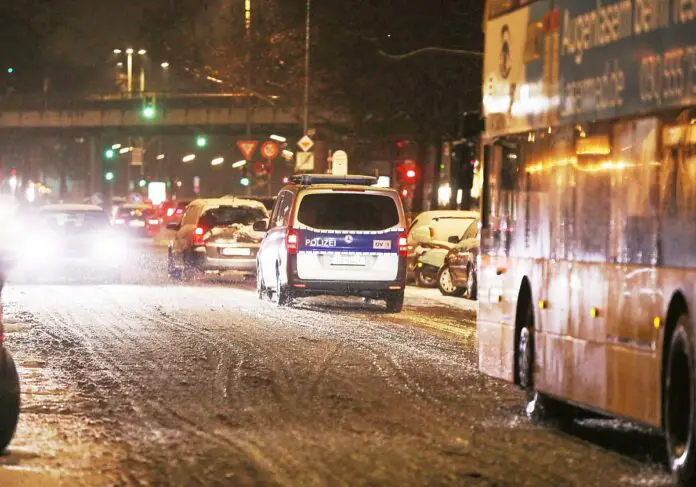 Straßenverkehr unter
