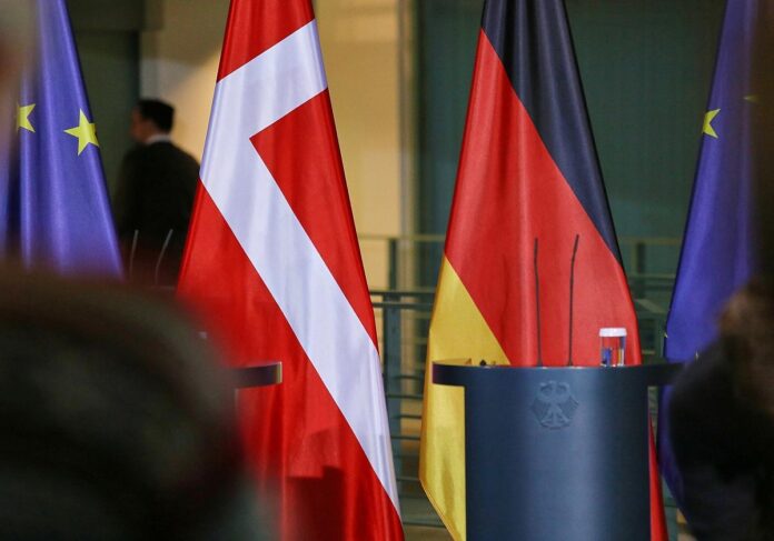 dts_image_56872_ocfmostokp_315_1200_840.jpg Fahnen von