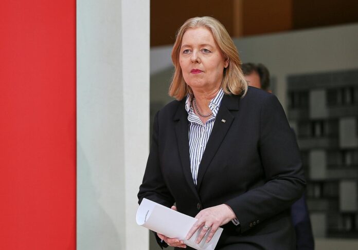 dts_image_83495_ndapmhcomo_315_1200_840.jpg Bärbel Bas