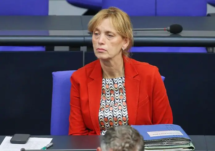 dts_image_87108_kmecgphcgq_315_1200_840.jpg Karin Prien