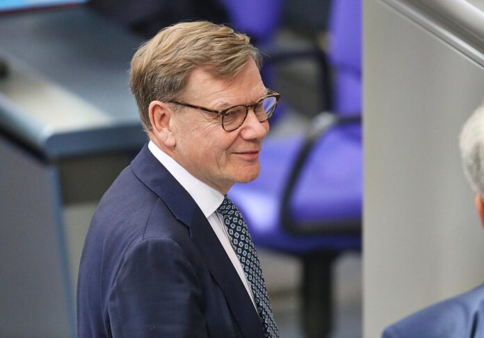 dts_image_92180_chgikpstte_315_1200_840.jpg Johann Wadephul