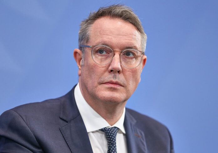 dts_image_97429_gobnnknpdi_315_1200_840.jpg Alexander Schweitzer