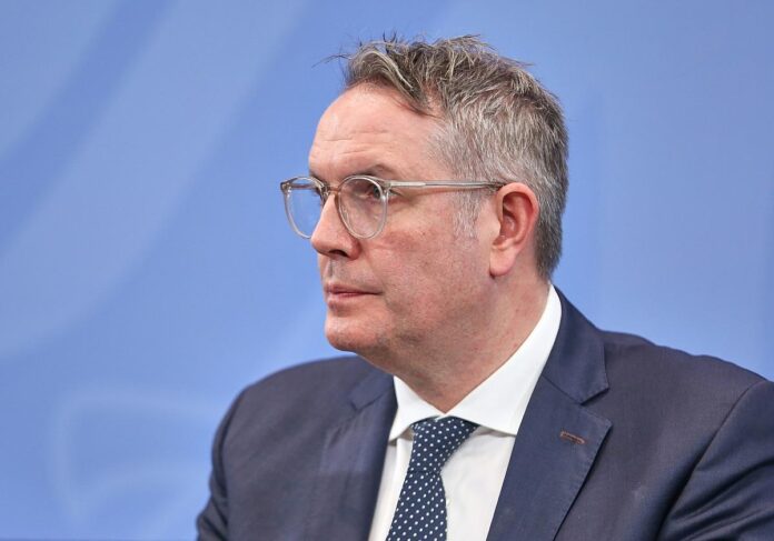 Alexander Schweitzer