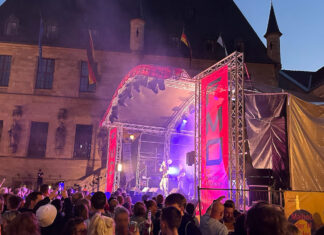FMO Bühne auf der Maiwoche vor dem Rathaus