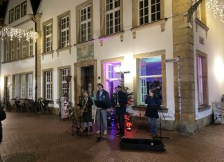 Funkstelle machte den Anfang: Marienstraße in Osnabrück wird wieder zur kleinen Kulturbühne Funkstelle vor dem Kulturhaus. / Foto: Dominik Lapp