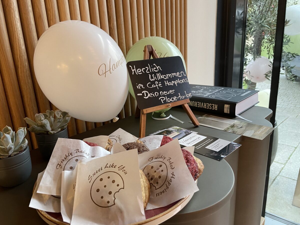 Café Hamptons am Nikolaiort in Osnabrück eröffnet Neueröffnung von Hamptons Café. / Foto: Dominik Lapp