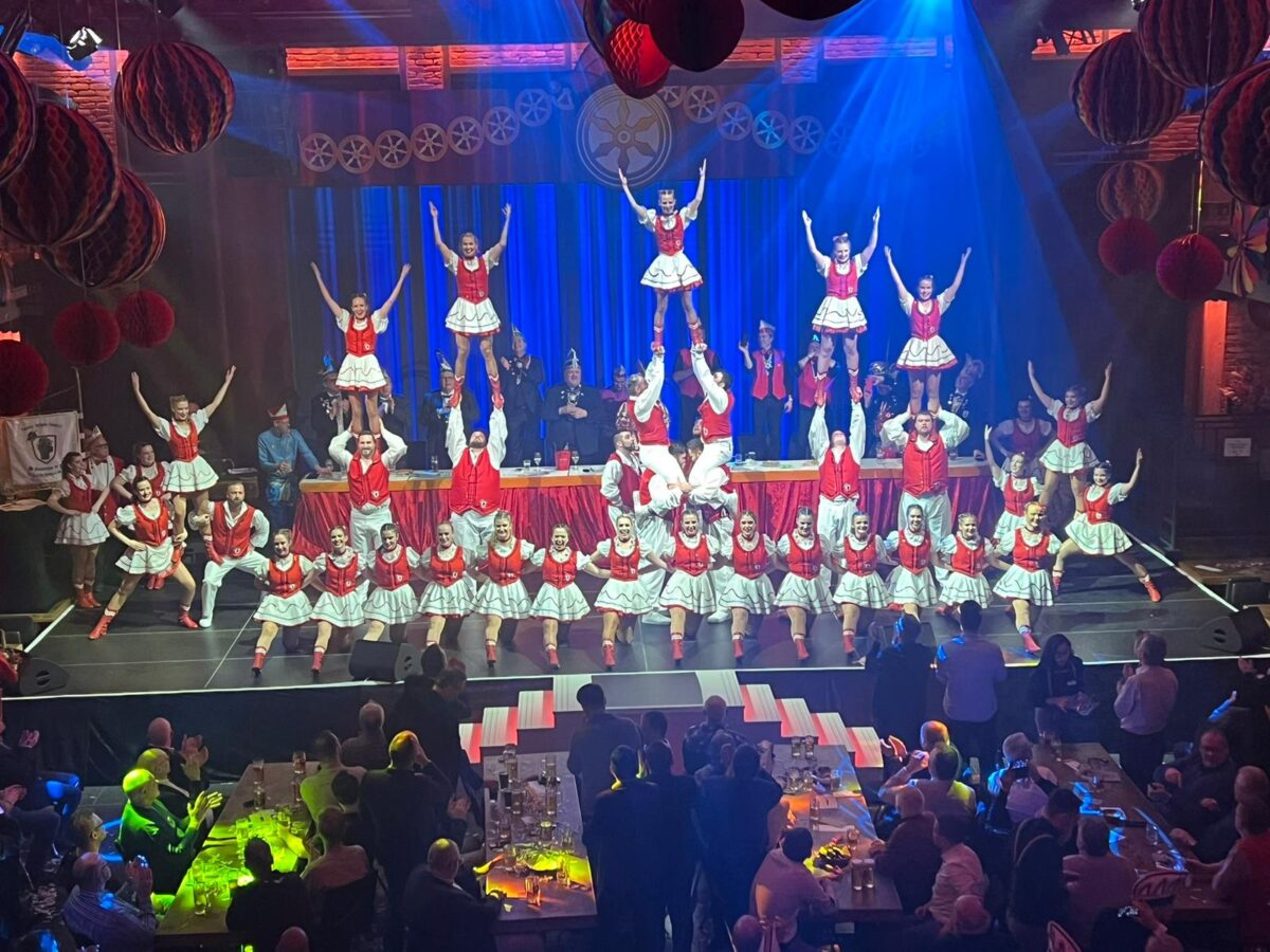 Karneval steht vor der Tür: So finden Damen- und Herrensitzung parallel im Alando statt Tanzgarde