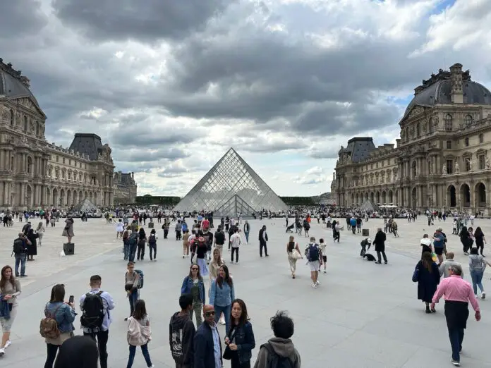 Louvre, Paris