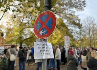 Parkverbot zum Flohmarkt im Moskaubad
