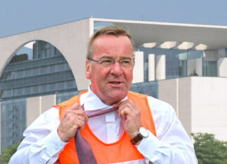 Boris Pistorius vor dem Kanzleramt