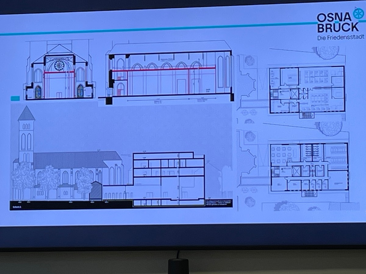 So könnte das neue Probenzentrum des Theaters Osnabrück aussehen: Eine Kombination des alten Kirchgebäudes mit einem viergeschossigen Anbau. / Foto: Dominik Lapp