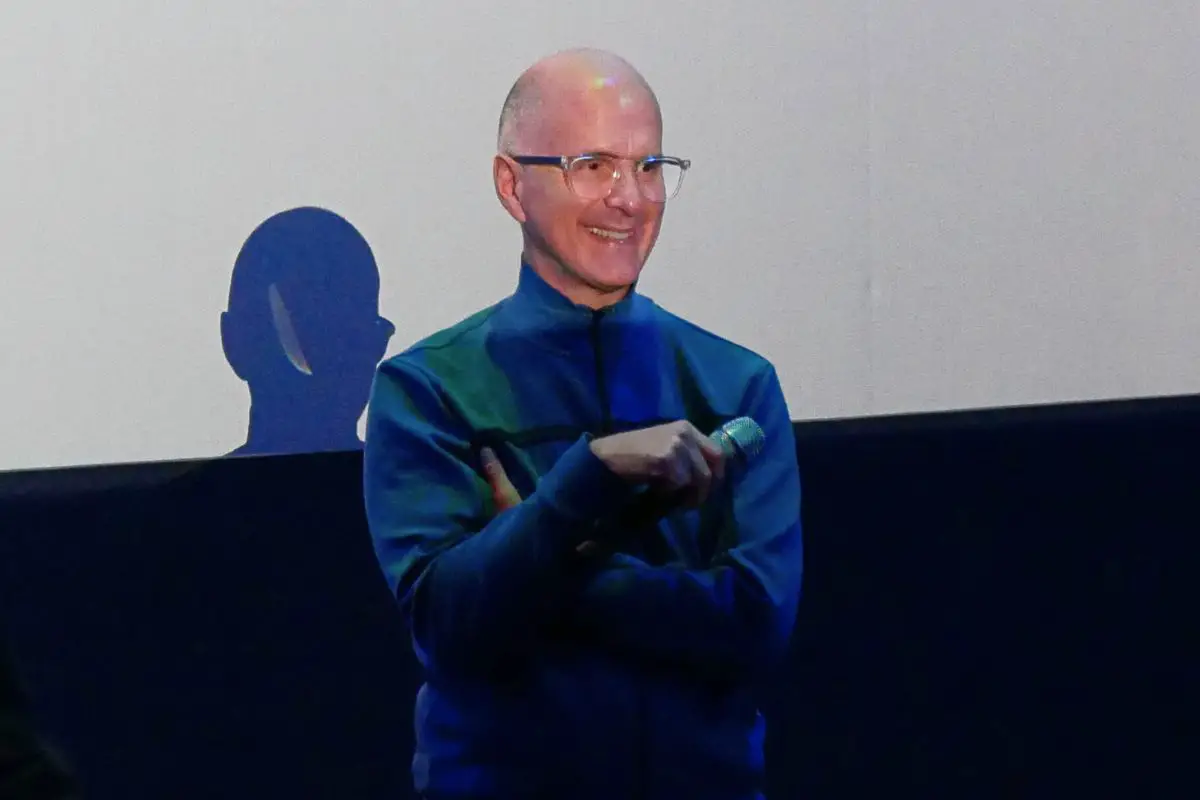 „Stromberg“-Stars live in der Hall of Fame: Osnabrück feiert ein Wiedersehen mit dem „Papa“ Christoph Maria Herbst scherzte mit dem Publikum. / Foto: Dominik Lapp