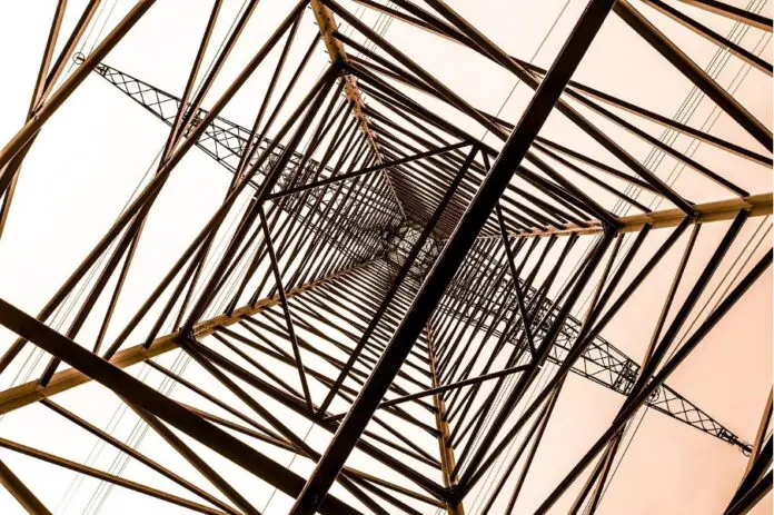 Stromleitung – Stahlmast