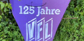 VfL-Wimpel zum Jubiläum