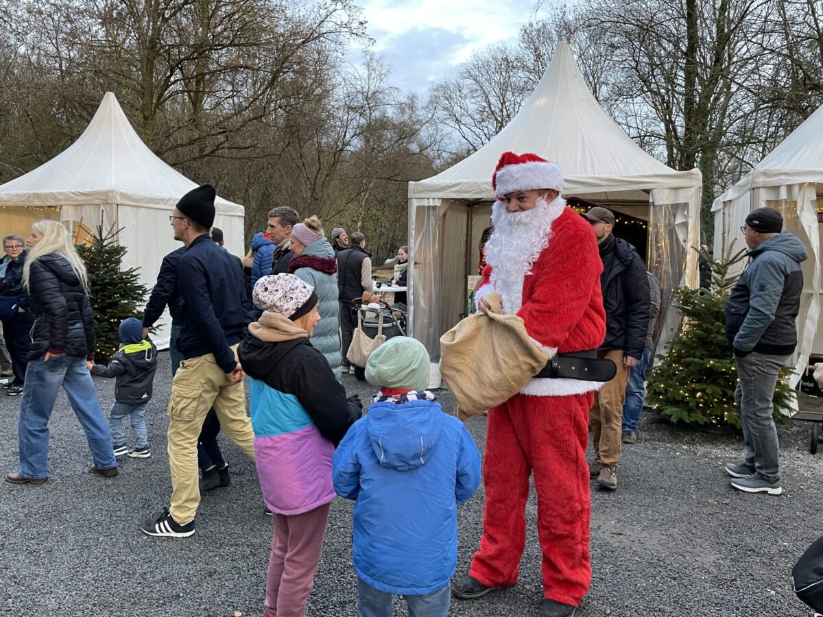 Piesberger Weihnachtszauber: Osnabrücks höchster Weihnachtsmarkt lockt wieder Tausende Weihnachtsmarkt am MIK in Osnabrück