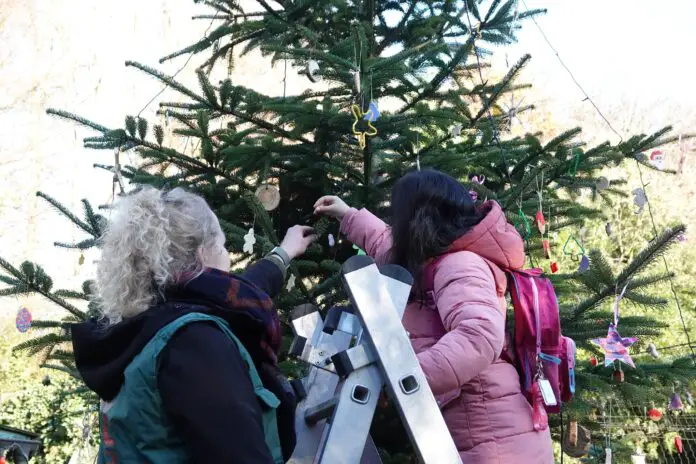 Weihnachtsbaumschmucken im Zoo Osnabrück